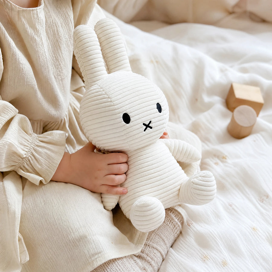 Bunny Plush Toy in Soft Corduroy Fabric - Utilisation du produit