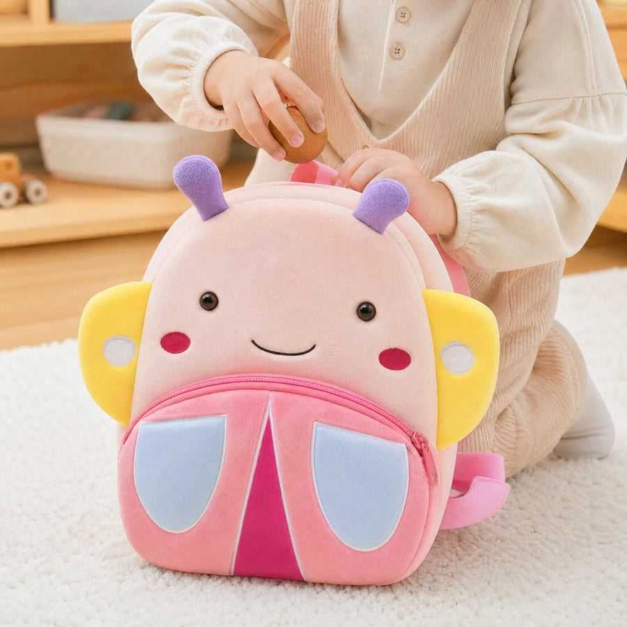 Butterfly Backpack in Soft Pink Plush with Purple Wings - Utilisation du produit