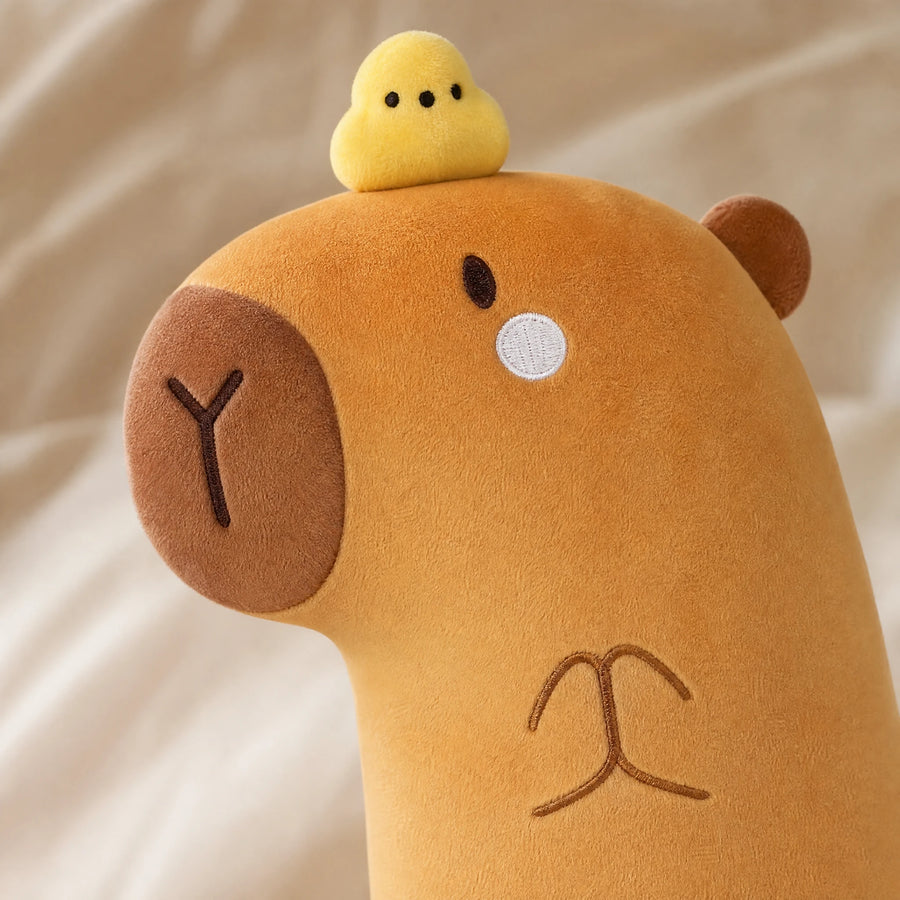 Capybara Body Pillow with Chicken or Flower Detail - Détail matière