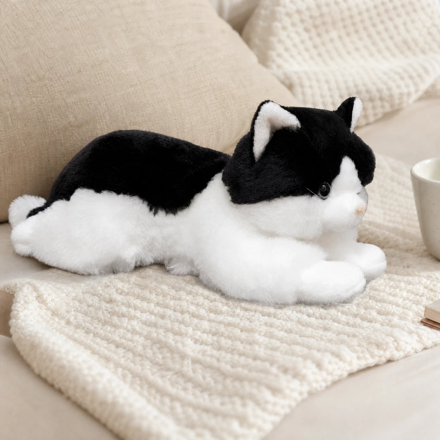 Cat Stuffed Animal Black and White Tuxedo Design - Utilisation du produit
