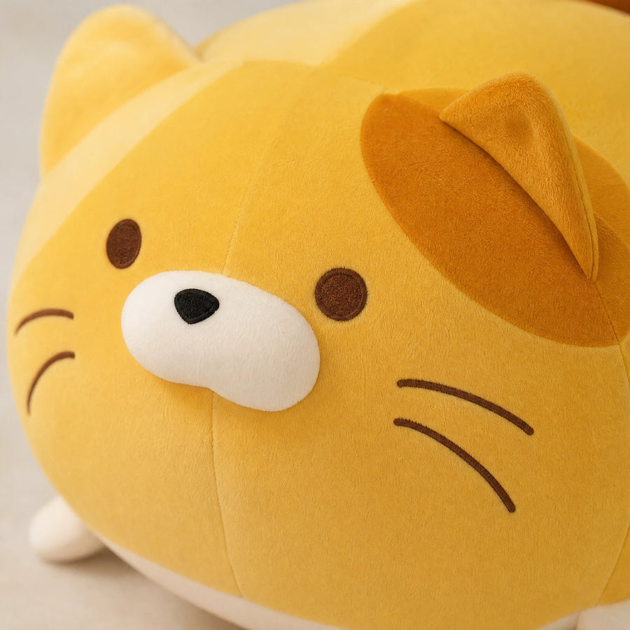Chubby Cat Plush with Round Shape and Sweet Expression - Détail matière