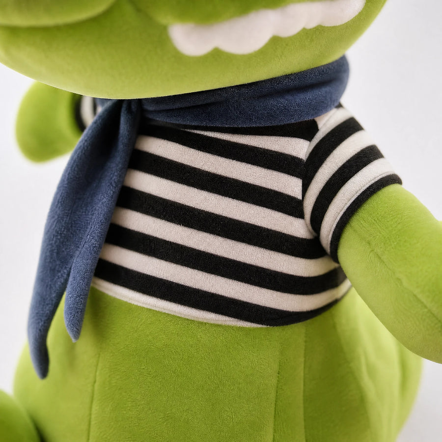 Crocodile Plush with Striped Shirt and Scarf - Détail matière