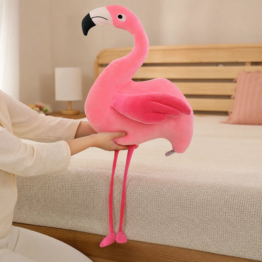 Flamingo Plush in Soft Pink Cotton - Standing Pose - Utilisation du produit