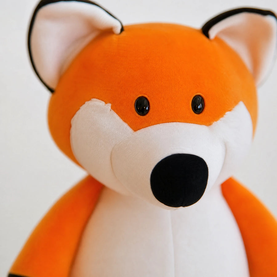 Fox Plush with Vibrant Orange and White Design - Détail matière