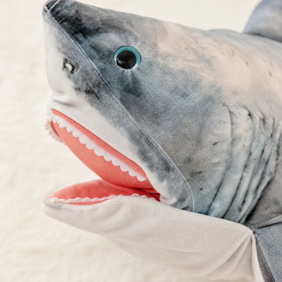Great White Shark Plush with Realistic Grey and White Design - Détail matière