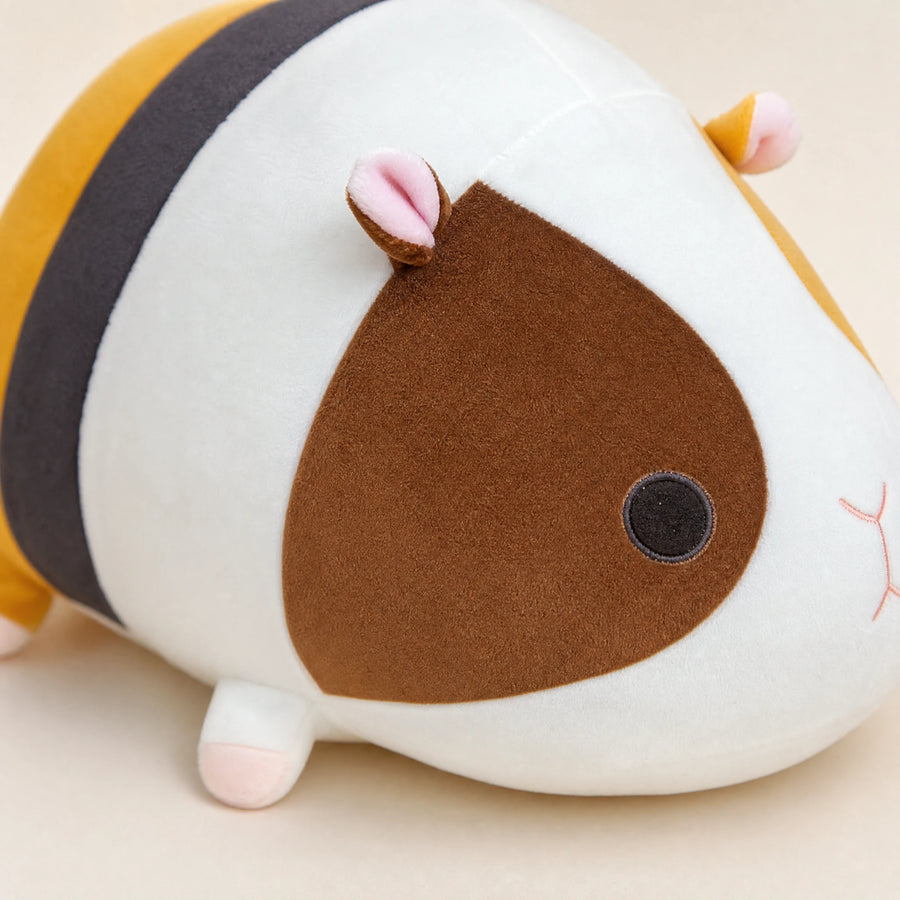 Guinea Pig Plush with Rounded Body and Soft Texture - Détail matière