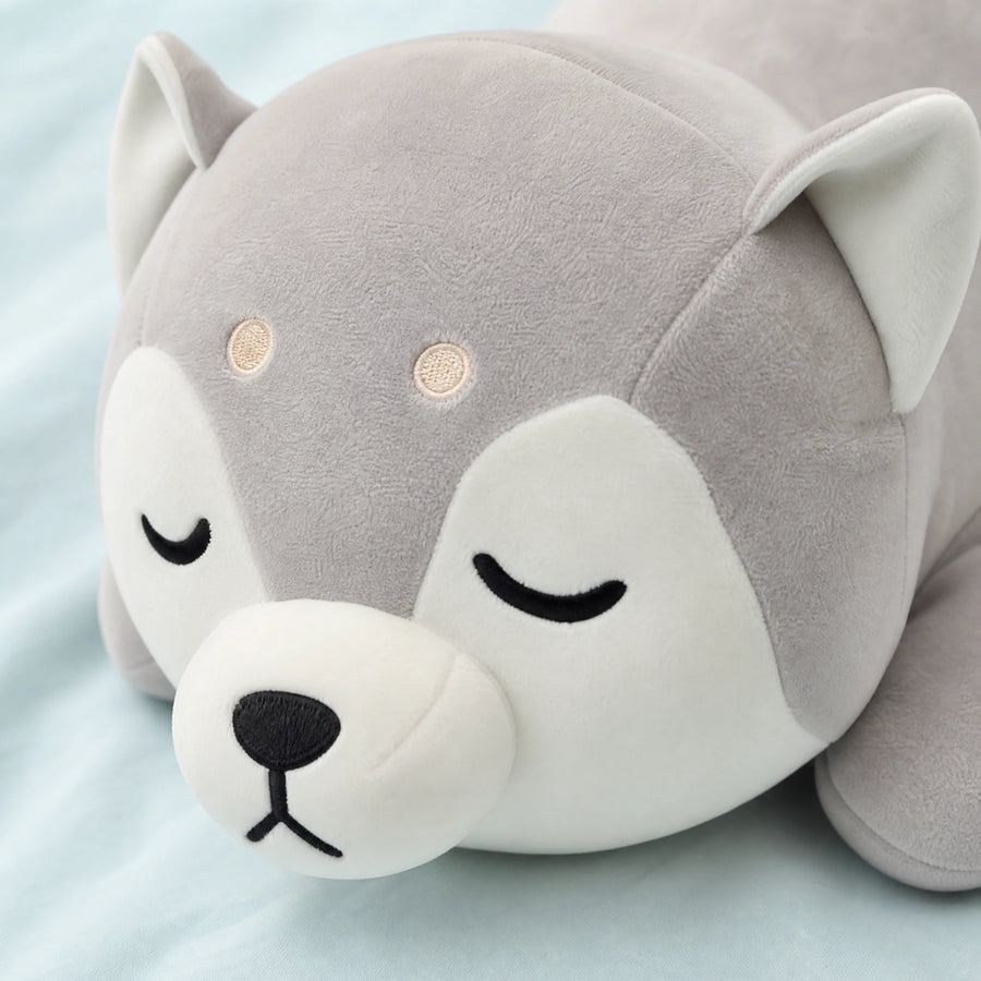 Husky Plush Toy in Lying Down Sleeping Pose - Détail matière