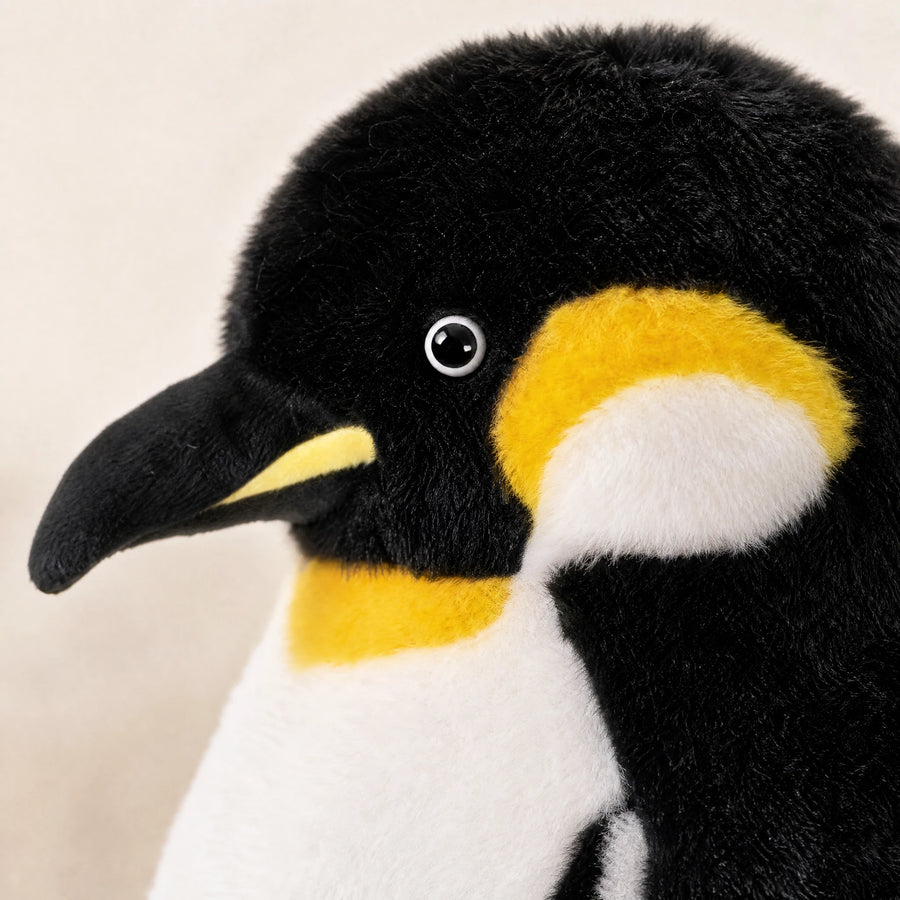 King Penguin Plush with Yellow Ear Patches - Détail matière