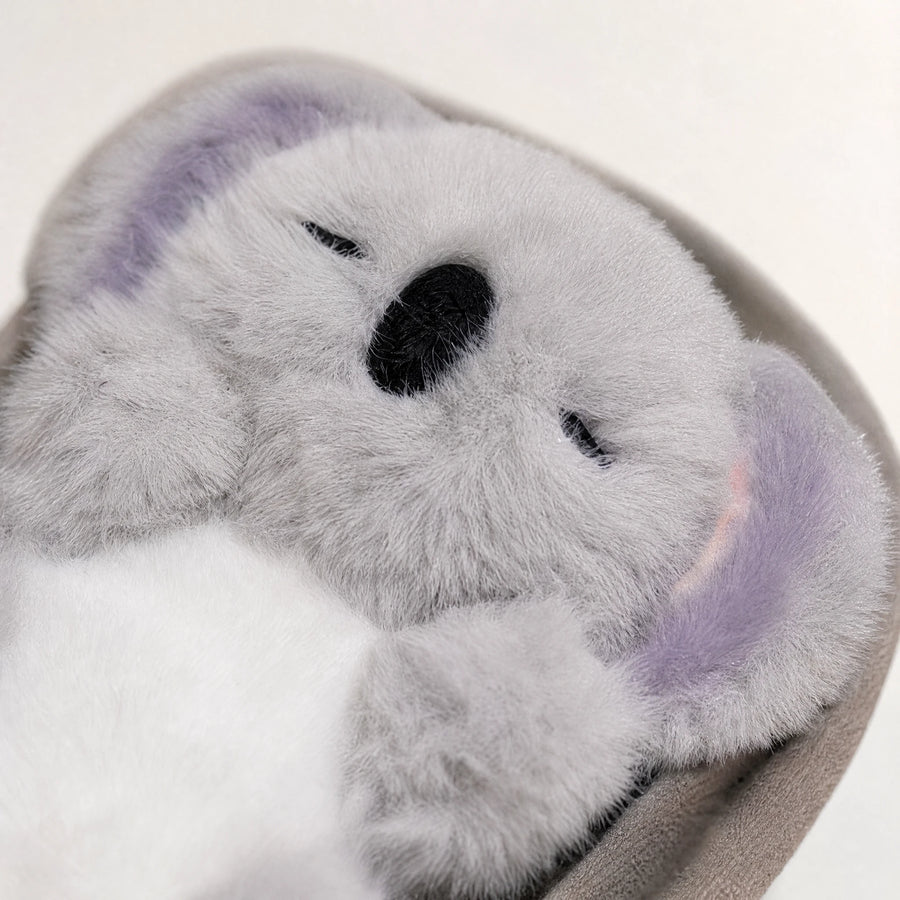 Koala Plush with Soft Gray Fur and Embroidered Features - Détail matière