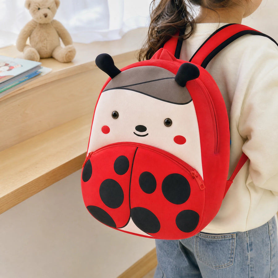 Ladybug Backpack – Plush Design with Front Pocket - Utilisation du produit