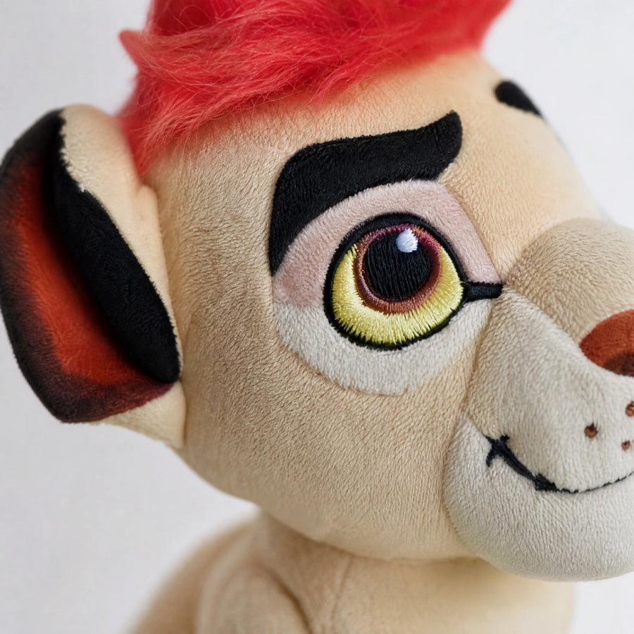 Lion Plush with Red Mane and Embroidered Details - Détail matière