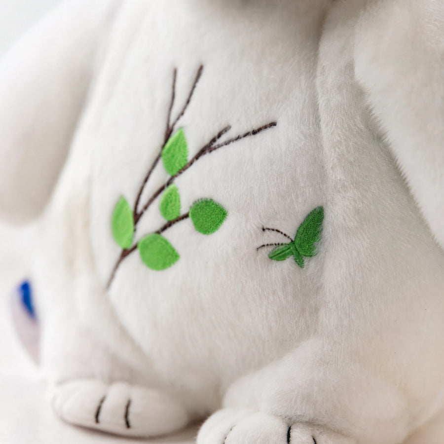 Owl Plush with Embroidered Branch Design - Détail matière