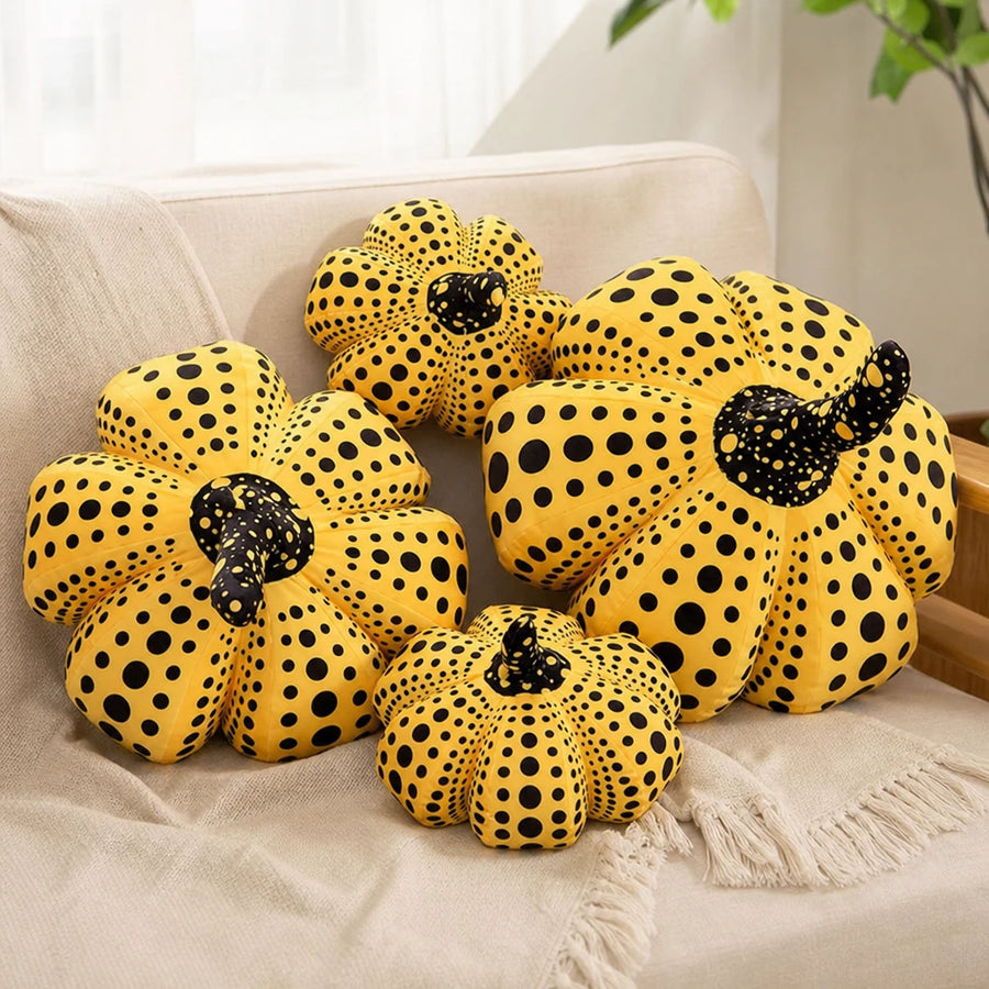 Polka Dot Pumpkin Plush with Yayoi Kusama Design - Utilisation du produit
