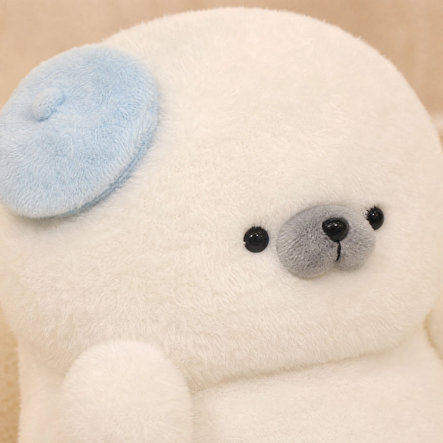 Seal Plush Toy – Round White Body with Sleepy Expression - Détail matière