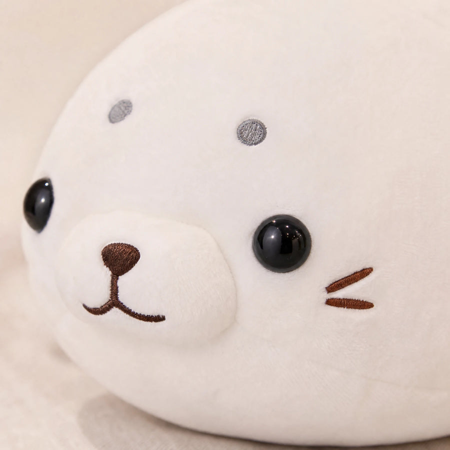 Seal Plush Toy with Chubby Round Body and Soft White Coat - Détail matière