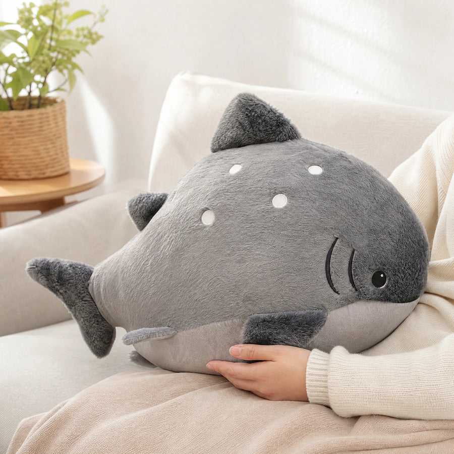 Shark Plush in Chubby Gray Spotted Design - Utilisation du produit