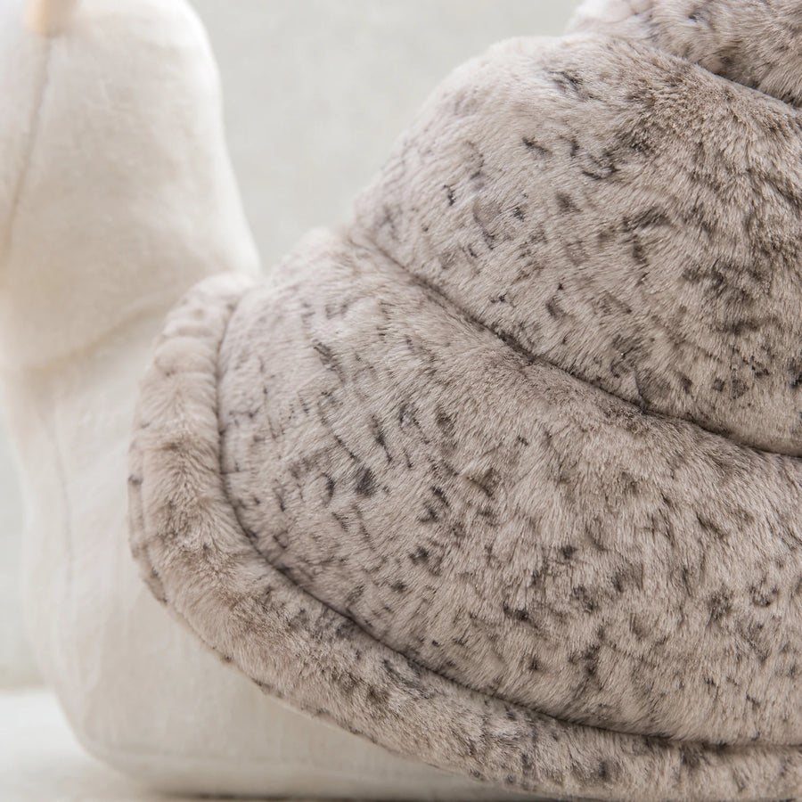 Snail Plush Toy with Textured Shell and Smiling Face - Détail matière