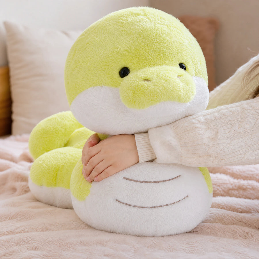 Snake Stuffed Animal with Green Fluffy Design - Utilisation du produit