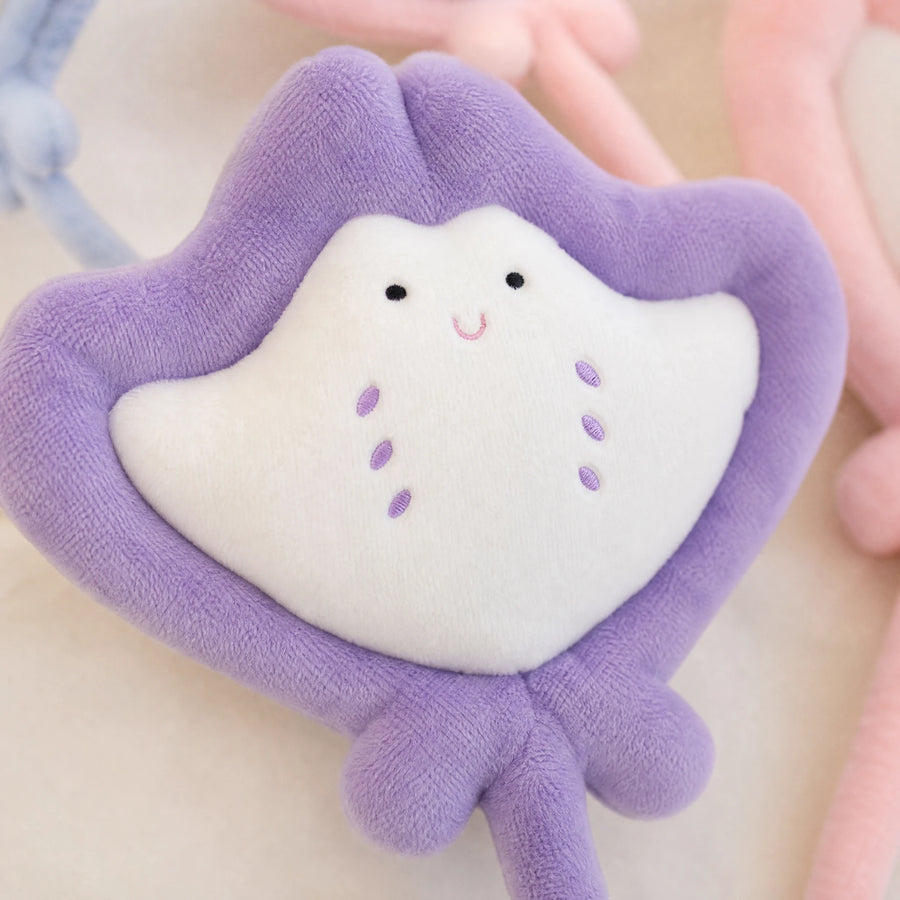 Stingray Plush with Soft Pastel Design and Long Tail - Détail matière