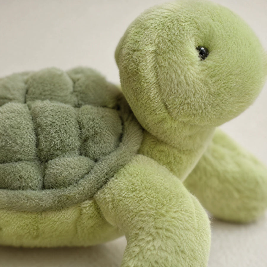 Turtle Plush – Soft Green Companion with Textured Shell - Détail matière