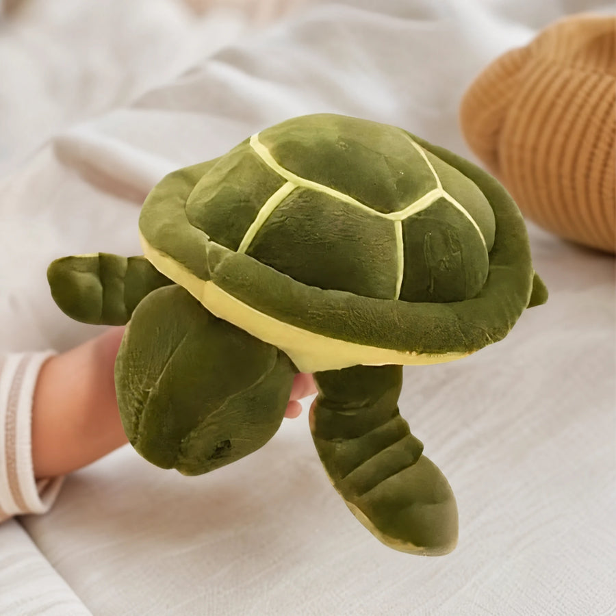 Turtle Plush with Realistic Shell Detail in Green - Utilisation du produit