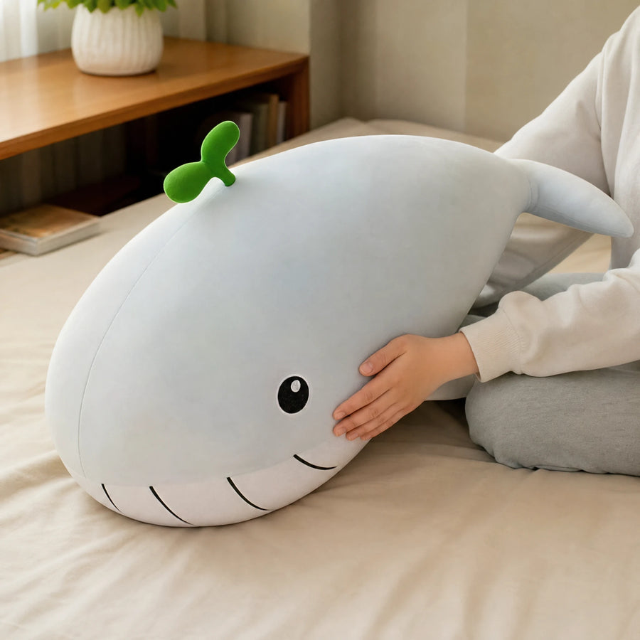 Whale Plush with Green Sprout Accent in Soft Cotton - Utilisation du produit