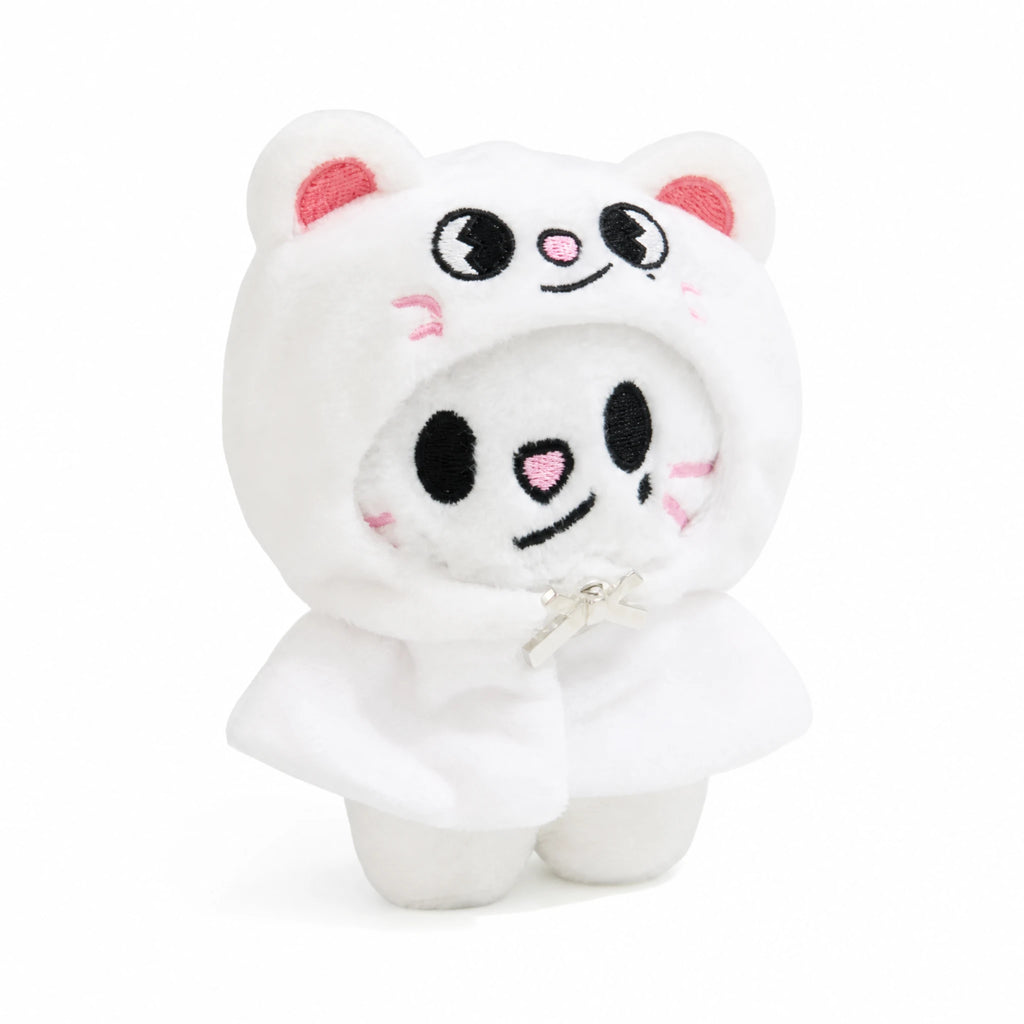 Bear Plush Keychain with Hood and Embroidered Face - Fond blanc, autre angle