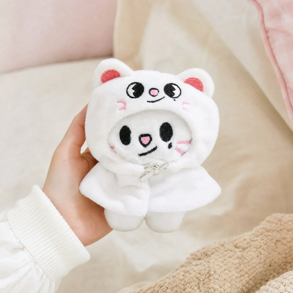 Bear Plush Keychain with Hood and Embroidered Face - Utilisation du produit