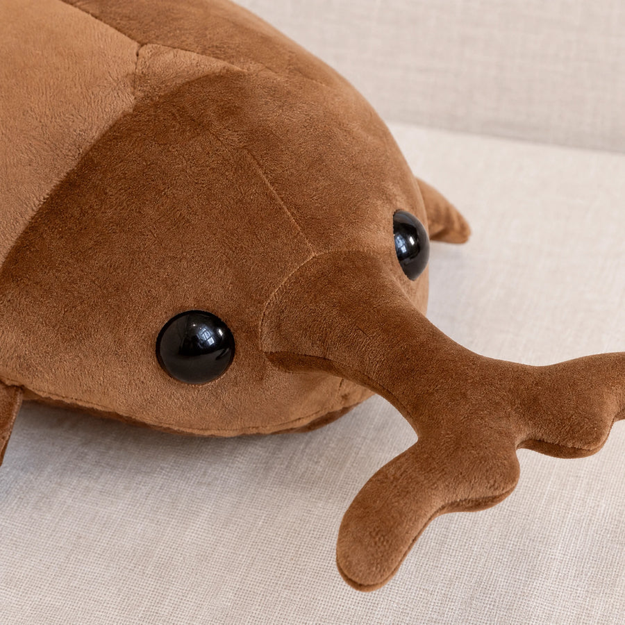 Beetle Plush Toy with Soft Brown Two-Tone Finish - Détail matière