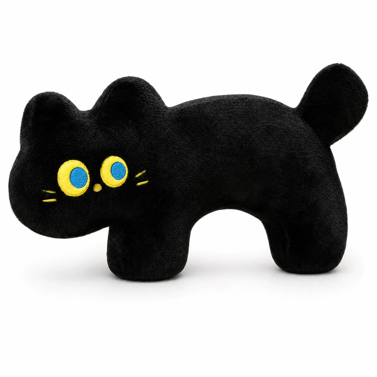 Black Cat Plush Pillow with Embroidered Yellow Eyes - Fond blanc
