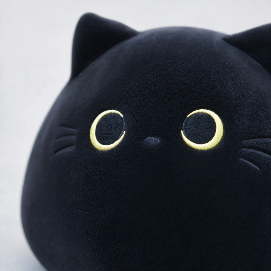 Black Cat Plush Pillow with Expressive Eyes and Soft Ears - Détail matière
