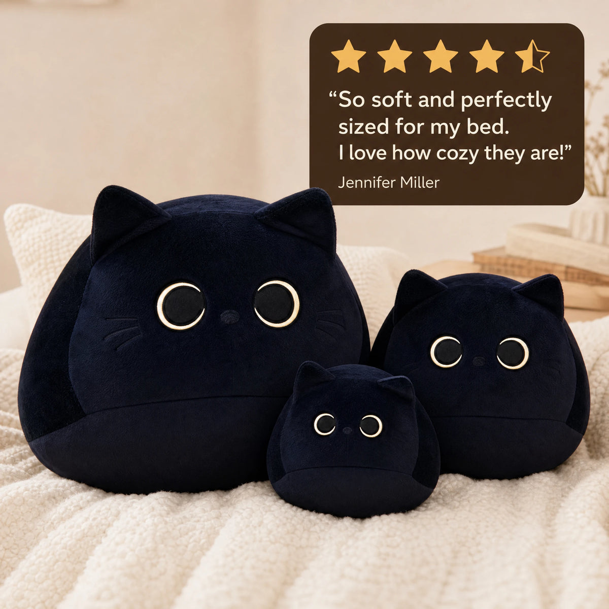 Black Cat Plush with Embroidered Eyes and Rounded Shape - Image témoignage
