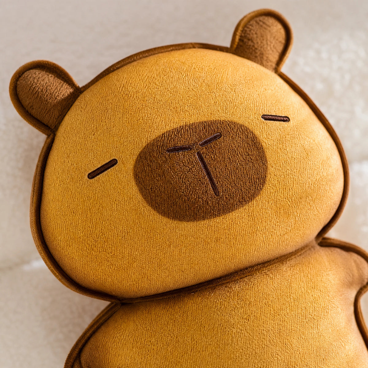Body Pillow Plush with Toasted Bread Design and Cat Face - Détail matière