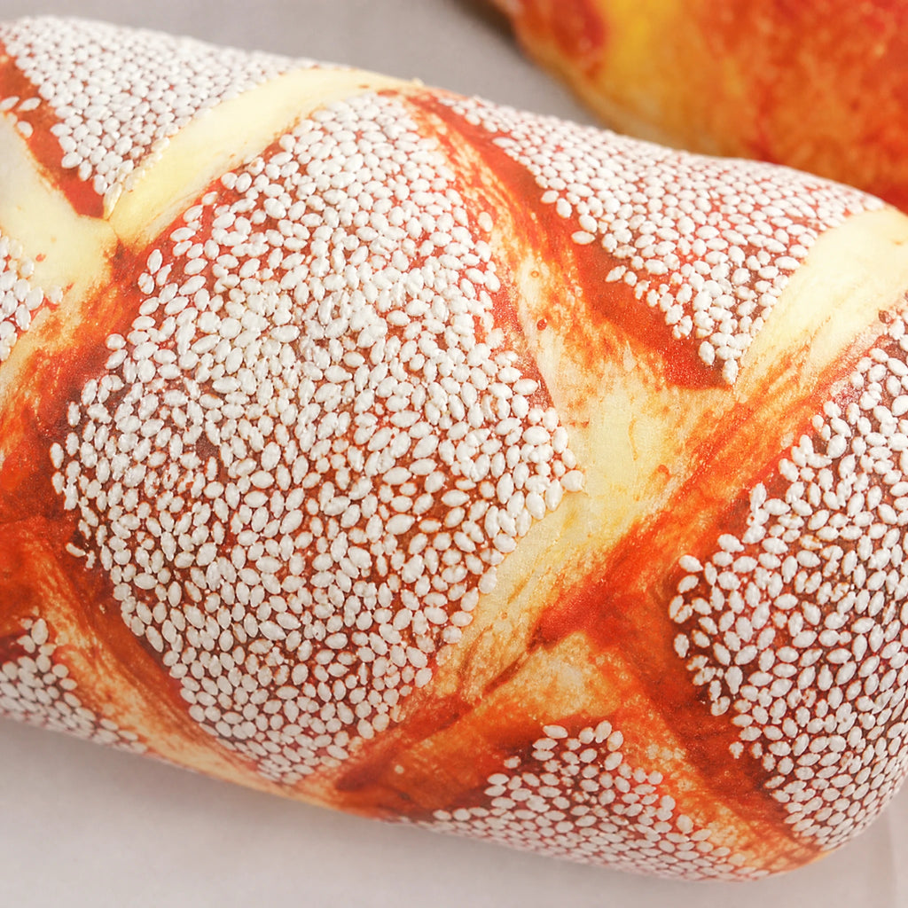 Bread Pillow in Realistic Baguette Design - Détail matière
