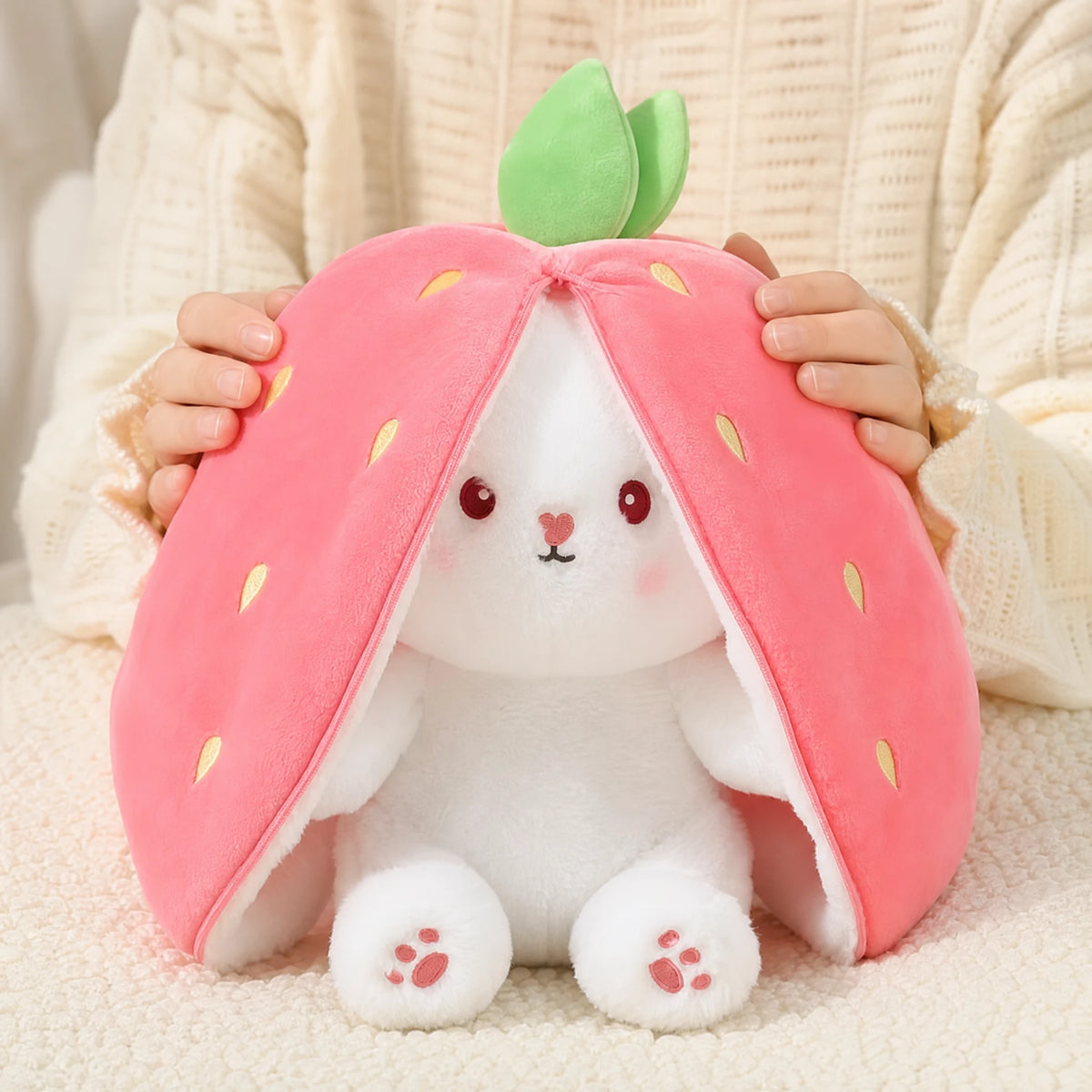 Bunny Plush with Zippered Fruit Costume and Soft White Fur - Utilisation du produit