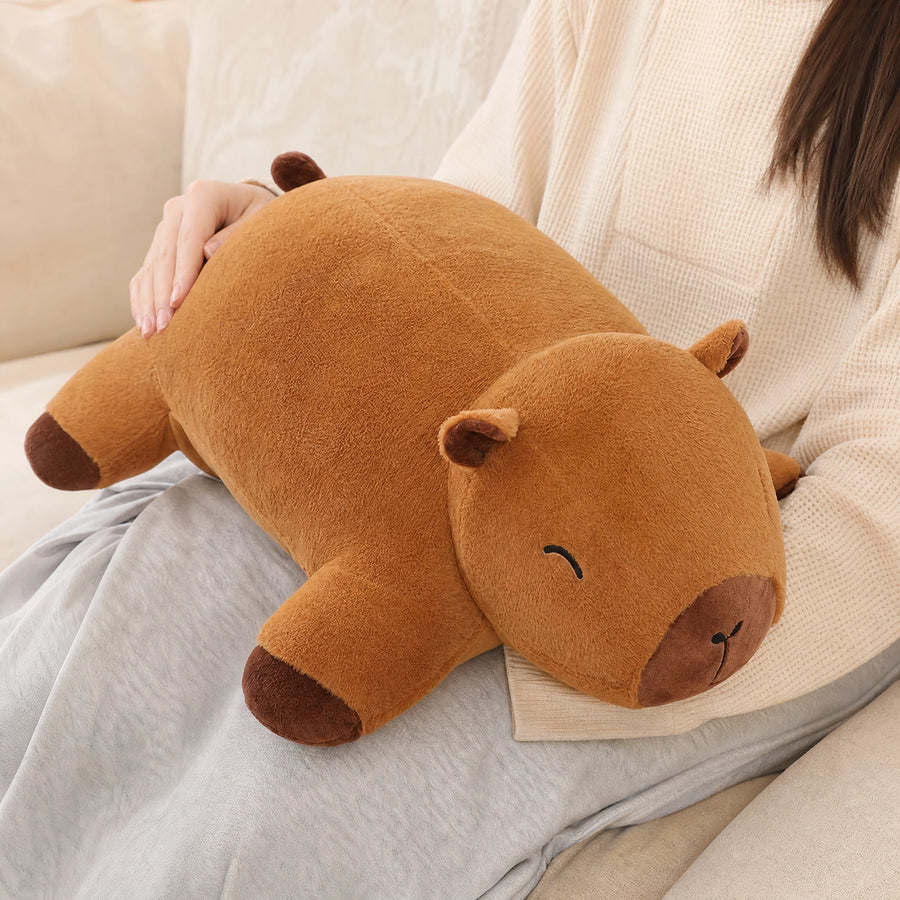 Capybara Plush Giant Snuggle Buddy in Soft Brown - Utilisation du produit
