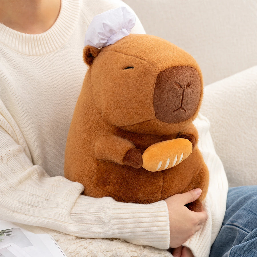 Capybara Plush Toy Baker or Chef Character with Hat - Utilisation du produit