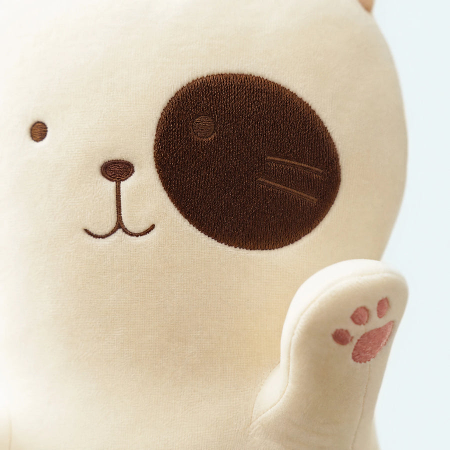 Cat Body Pillow - Elongated Plush with Raised Paws - Détail matière