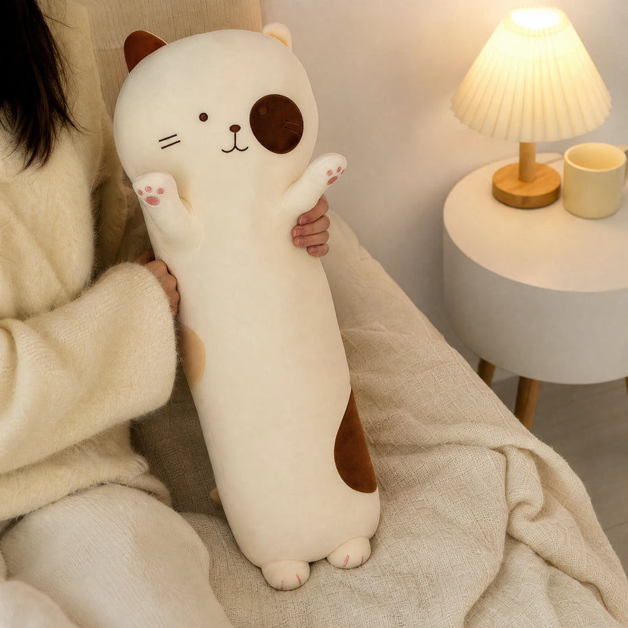 Cat Body Pillow - Elongated Plush with Raised Paws - Utilisation du produit