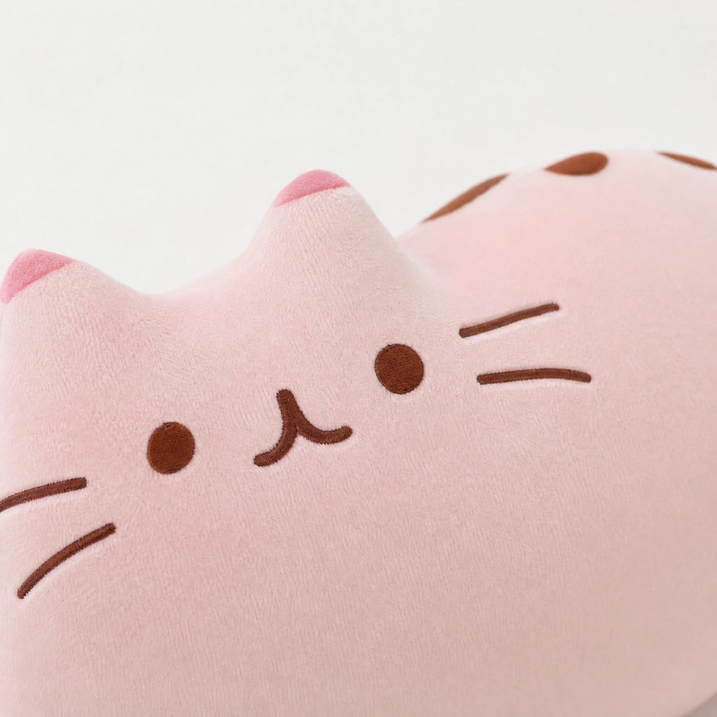 Cat Plush Pillow with Adorable Face Design - Détail matière