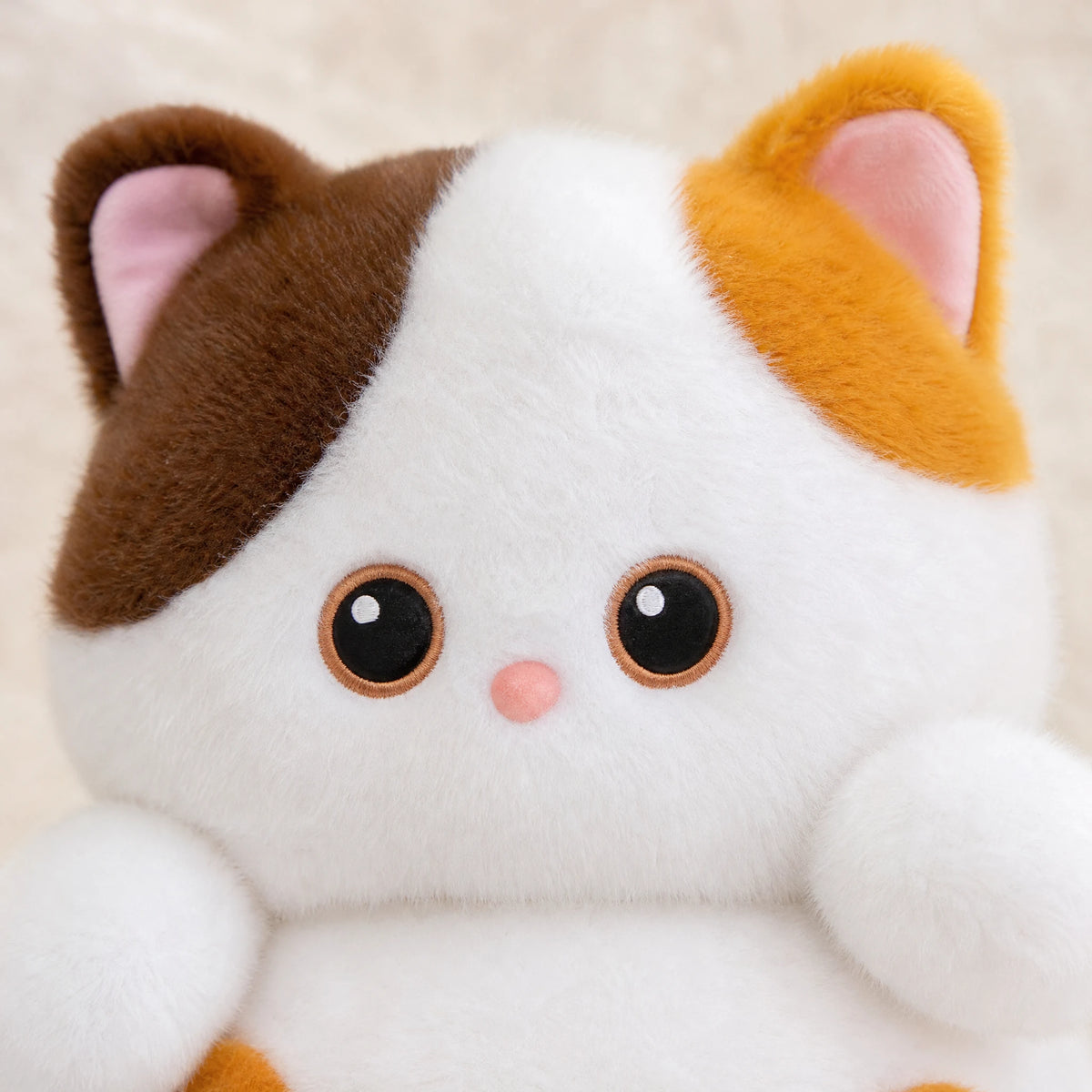 Cat Stuffed Animal, Calico Kitten with Chubby Cheeks - Détail matière