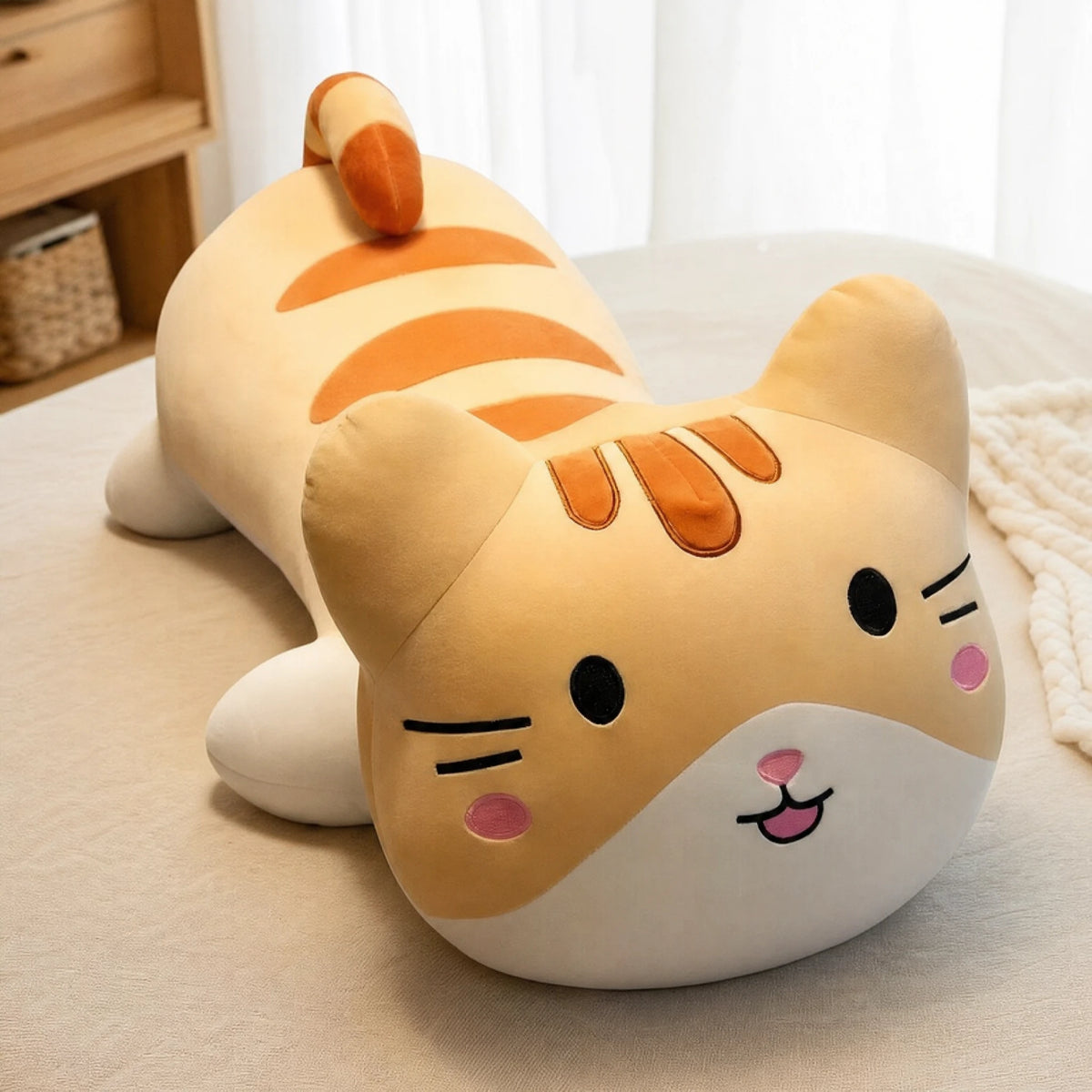 Cat Stuffed Animal Pillow, Lying Tabby Design - Utilisation du produit