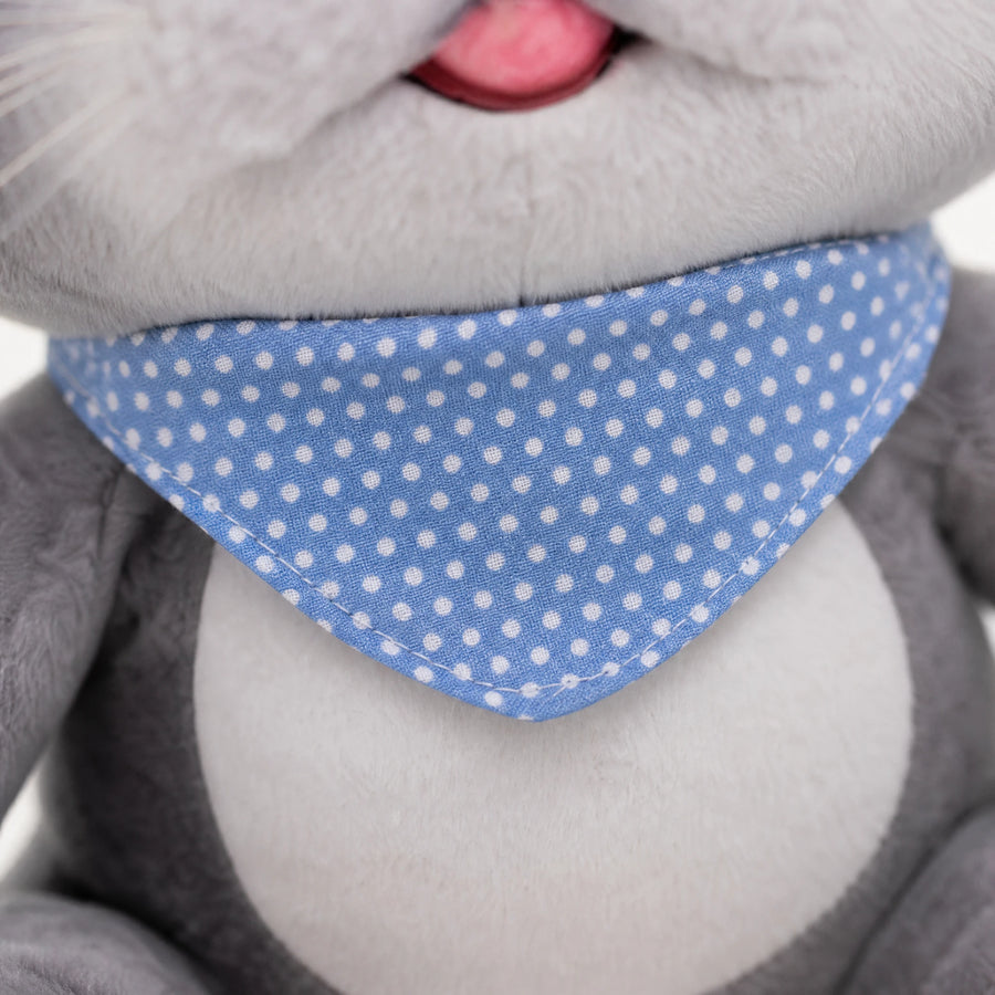 Cat Stuffed Animal with Big Blue Eyes and Bandana - Détail matière