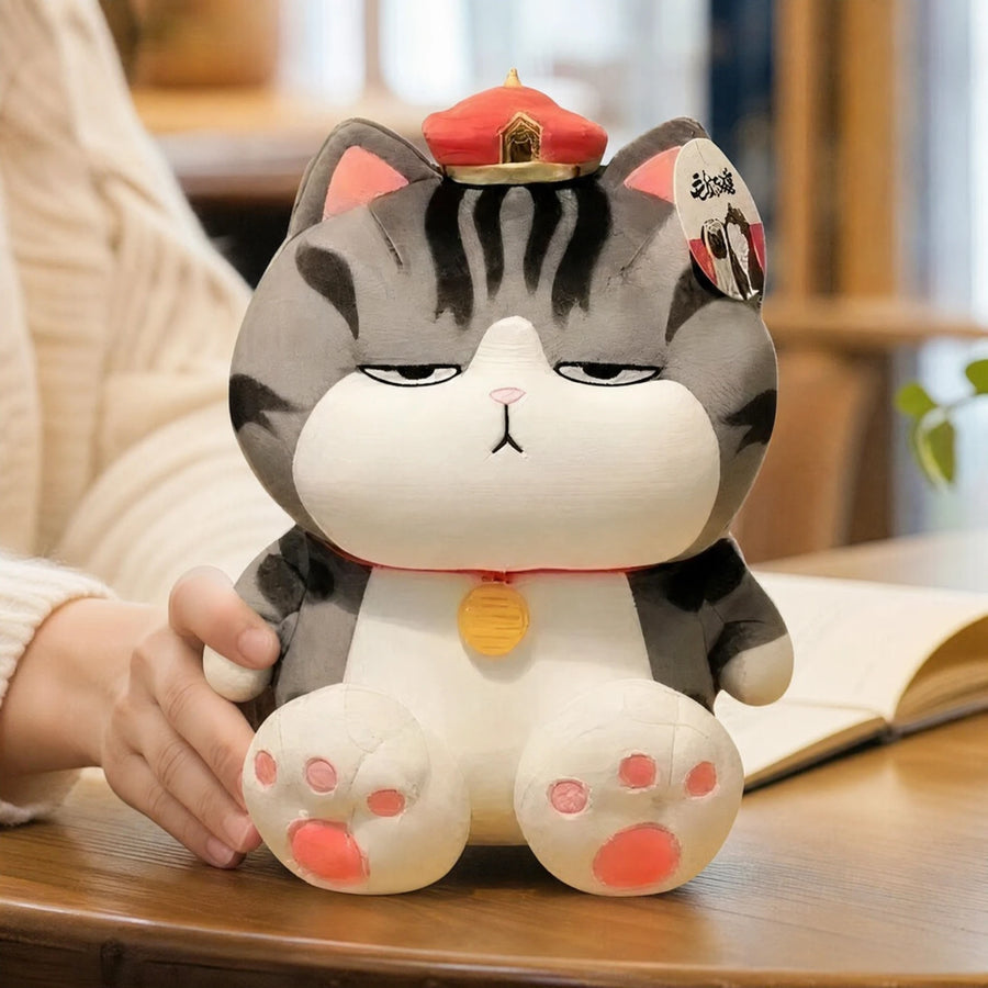Cat Stuffed Animal with Emperor Hat and Pink Paws - Utilisation du produit