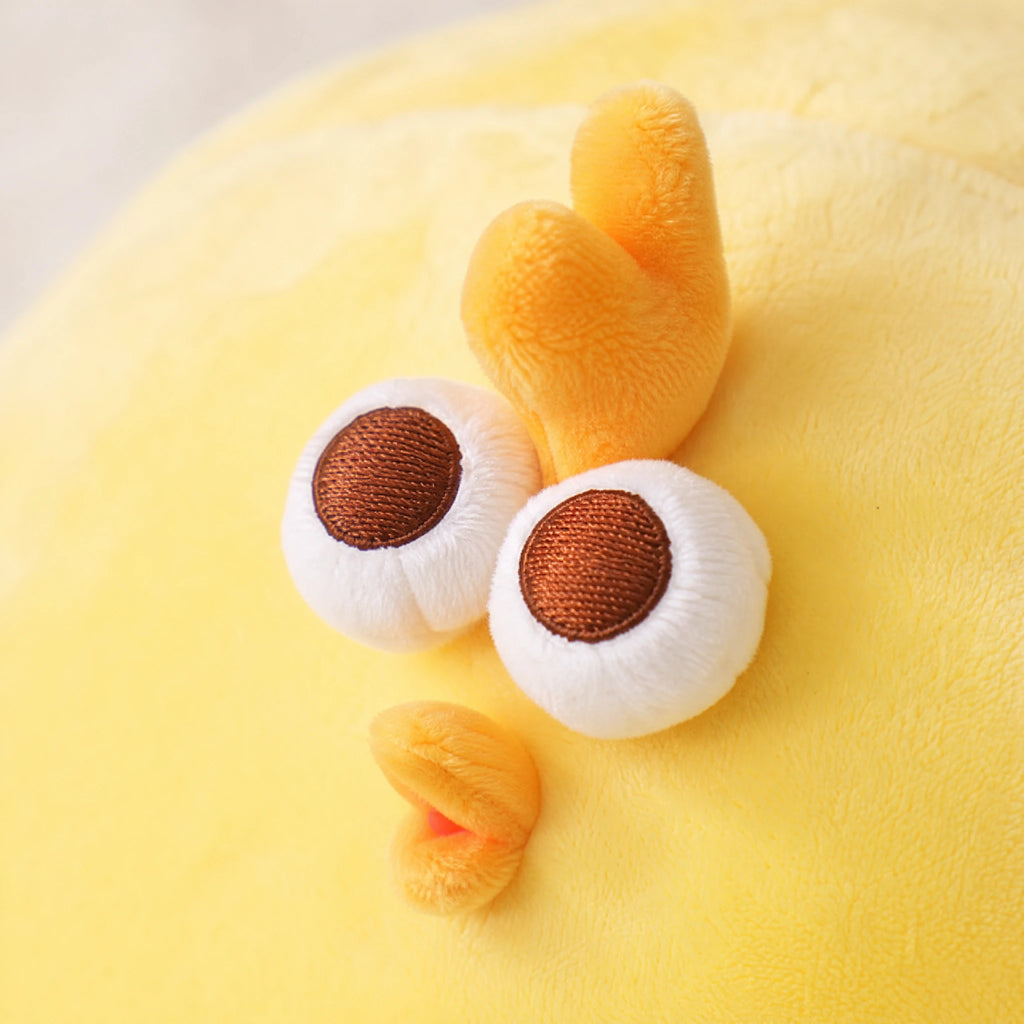 Chicken Plush with Round Chubby Shape and Soft Yellow Filling - Détail matière