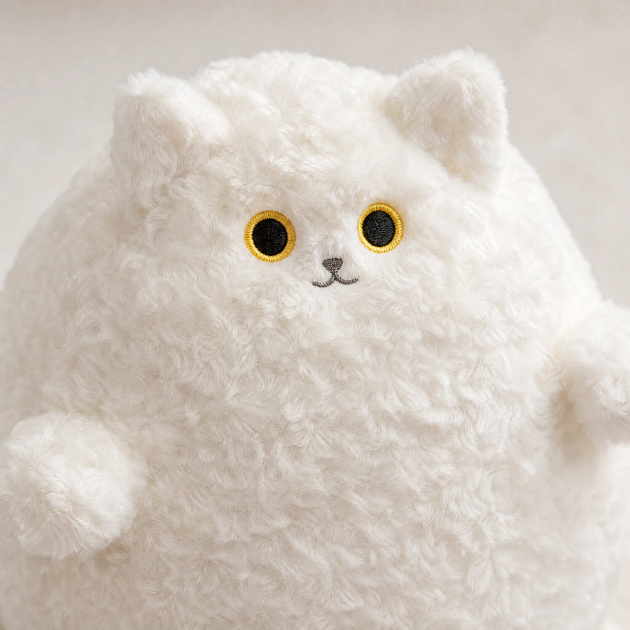 Chubby Cat Plush with Round Belly and Wide Eyes - Détail matière