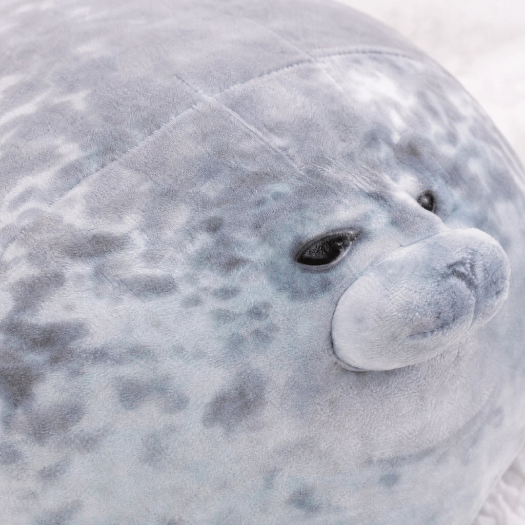 Chubby Seal Plush with Realistic Spotted Pattern - Détail matière
