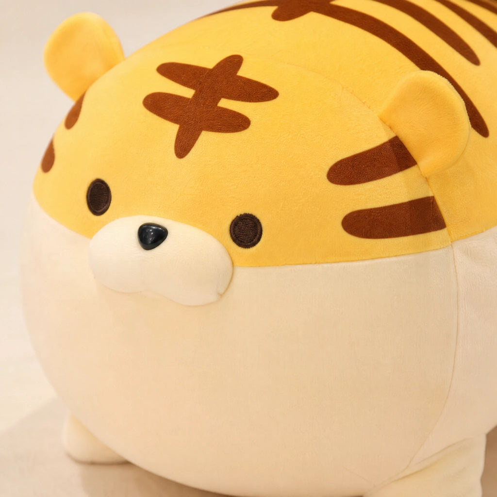 Chubby Tiger Plush with Striped Pattern and Soft Fill - Détail matière