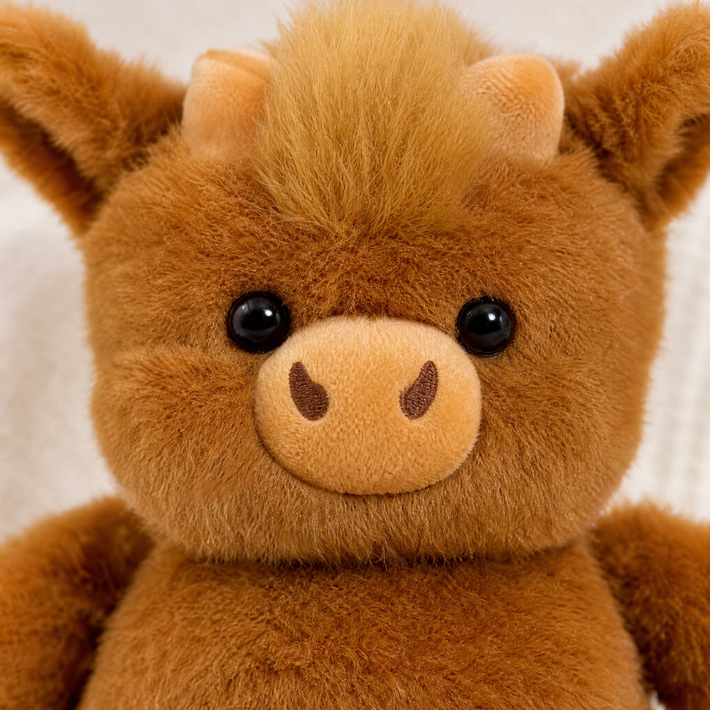 Clover the Highland Cow – Oversized Cuddle Plush - Détail matière