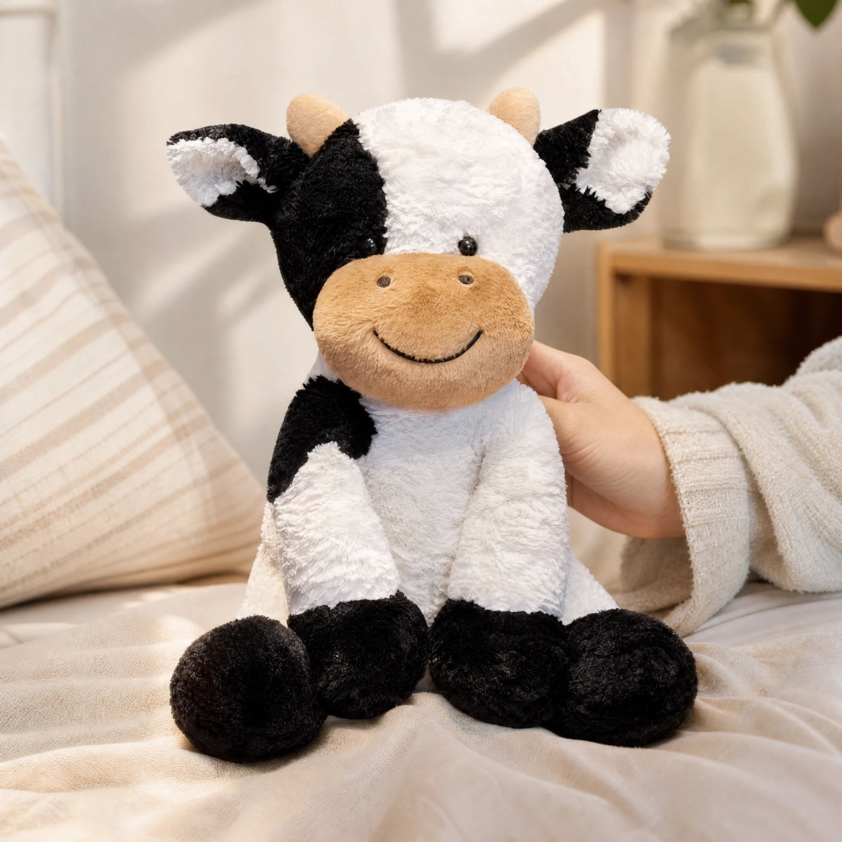 Cow Plush Toy with Smiling Face and Soft Fur - Utilisation du produit